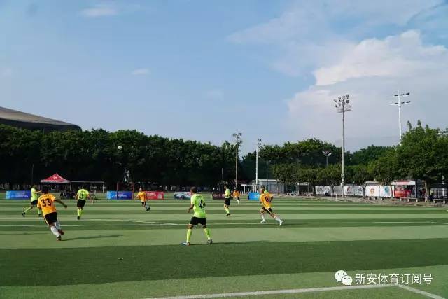 斯诺克世锦赛：中国双星16强战继续 赵心童两局领先丁俊晖